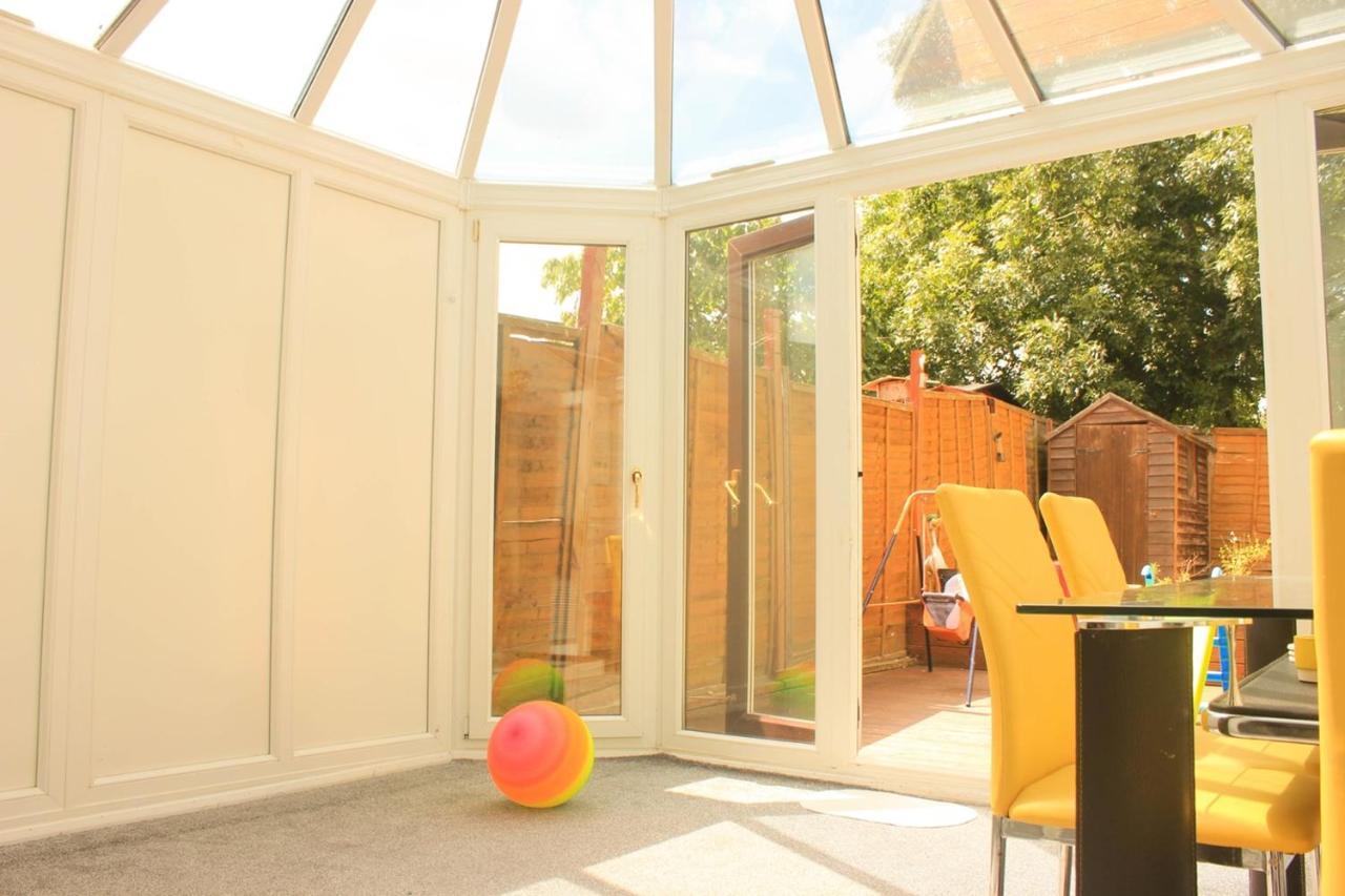 Welcome Home Twin Bedroom Near Heathrow Airport, London Yiewsley Exterior photo