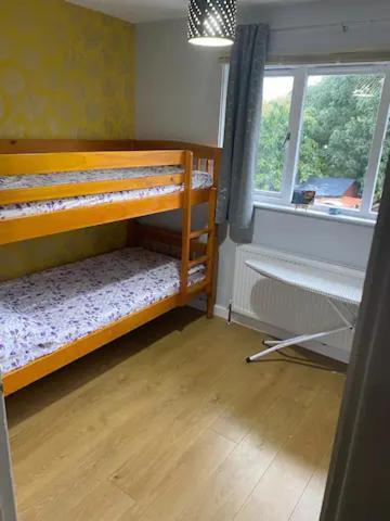 Welcome Home Twin Bedroom Near Heathrow Airport, London Yiewsley Exterior photo