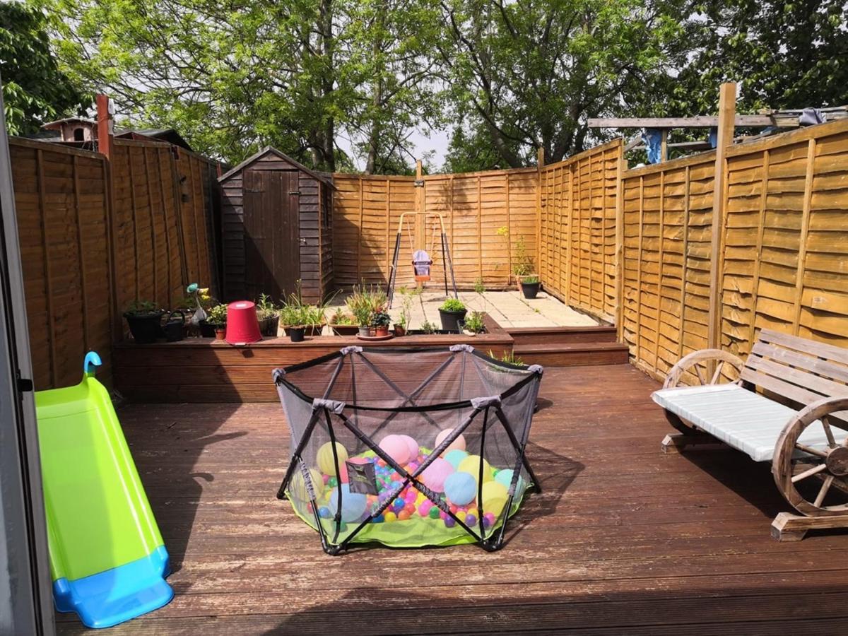 Welcome Home Twin Bedroom Near Heathrow Airport, London Yiewsley Exterior photo