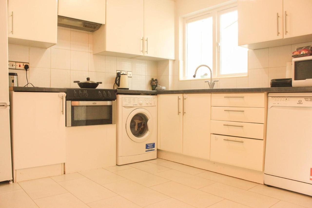 Welcome Home Twin Bedroom Near Heathrow Airport, London Yiewsley Exterior photo