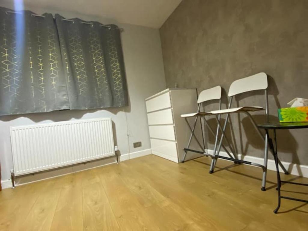 Welcome Home Twin Bedroom Near Heathrow Airport, London Yiewsley Exterior photo